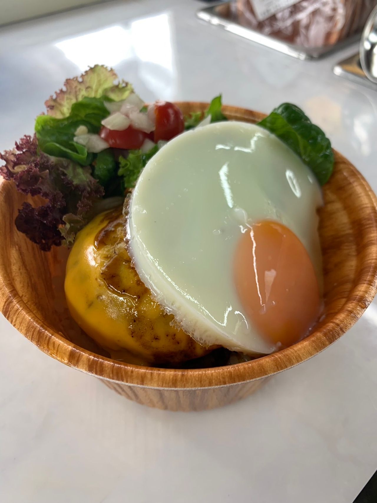 チーズロコモコ丼