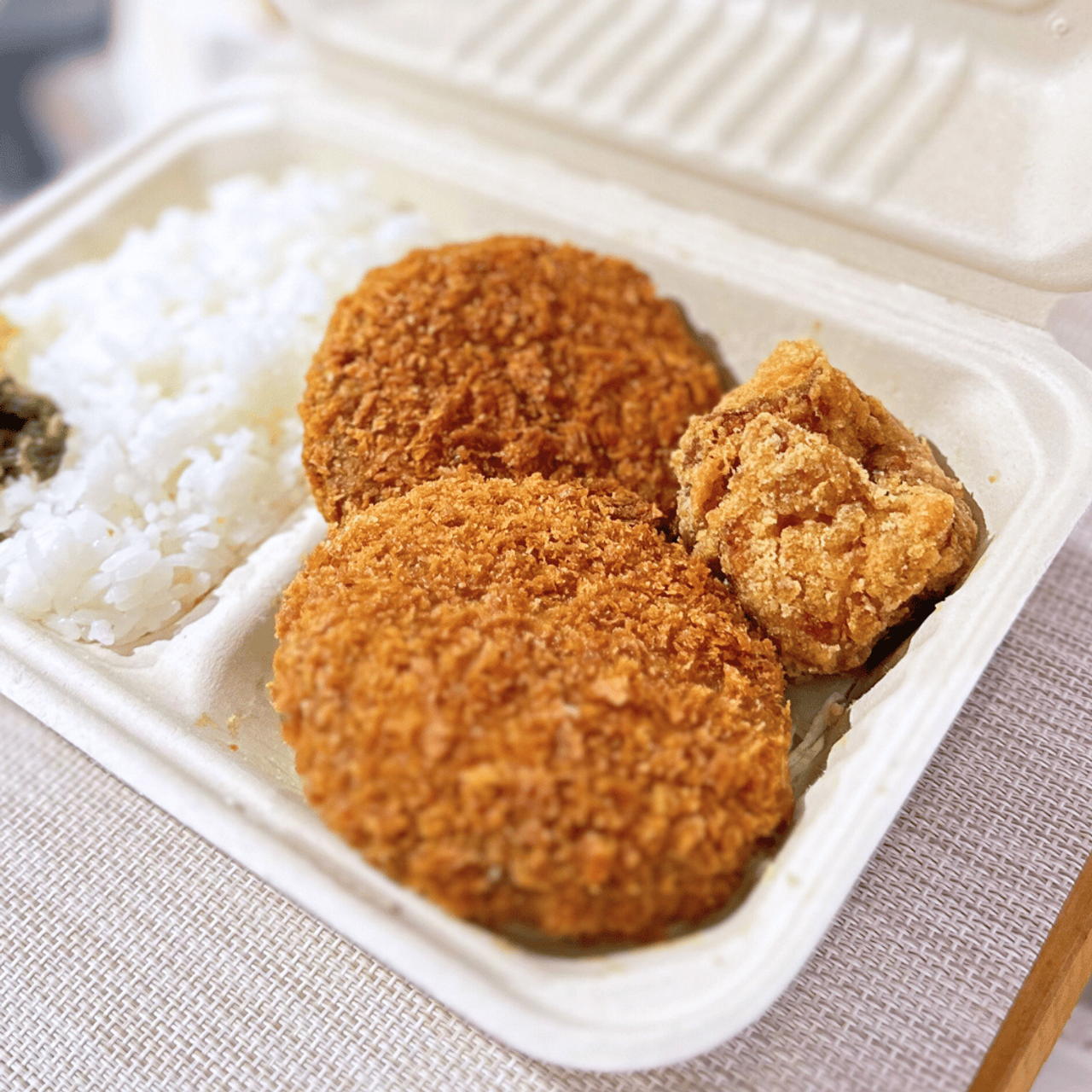 メンチカツ弁当